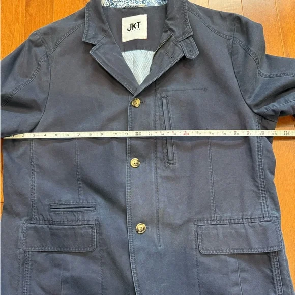 JKT New York Blue Blazer with Sporty Elegance-Versatile Style Size 46R worn ONCE